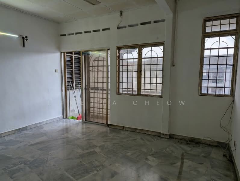 Subang Perdana Goodyear Court 6 untuk Untuk Dijual - RM 315,000, Feb 2026 - Living Room - PropertyGuru.com.my