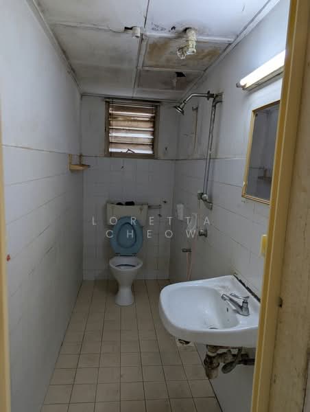 Subang Perdana Goodyear Court 6 untuk Untuk Dijual - RM 315,000, Feb 2026 - Common Bathroom - PropertyGuru.com.my