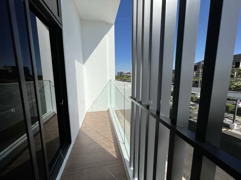 Townhouse for Sale in Kuching (Sarawak) - Jimmyy Chin - Balcony - PropertyGuru.com.my