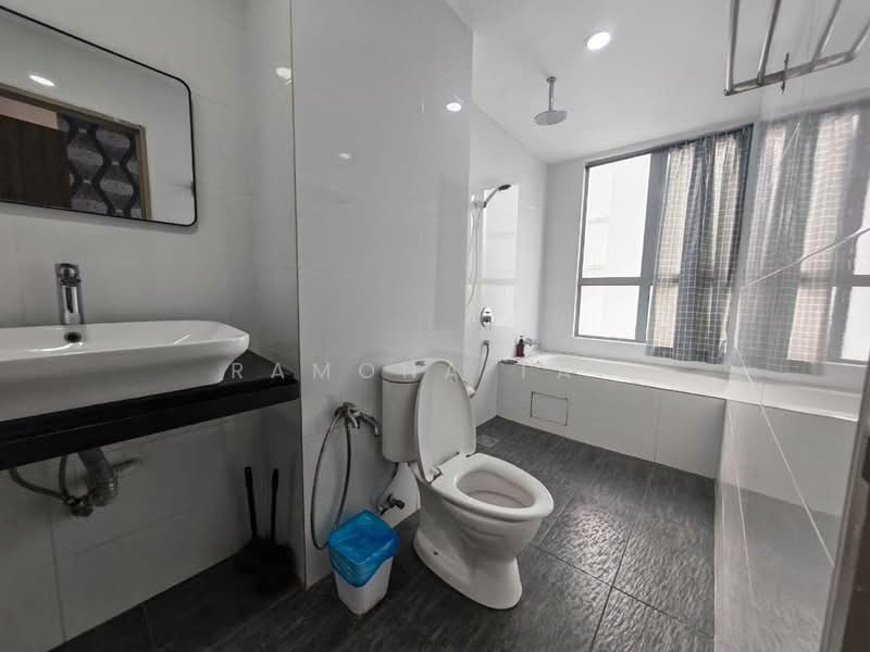 Silverscape Residences untuk Untuk Dijual - RM 398,000, Feb 2026 - Bathroom - PropertyGuru.com.my