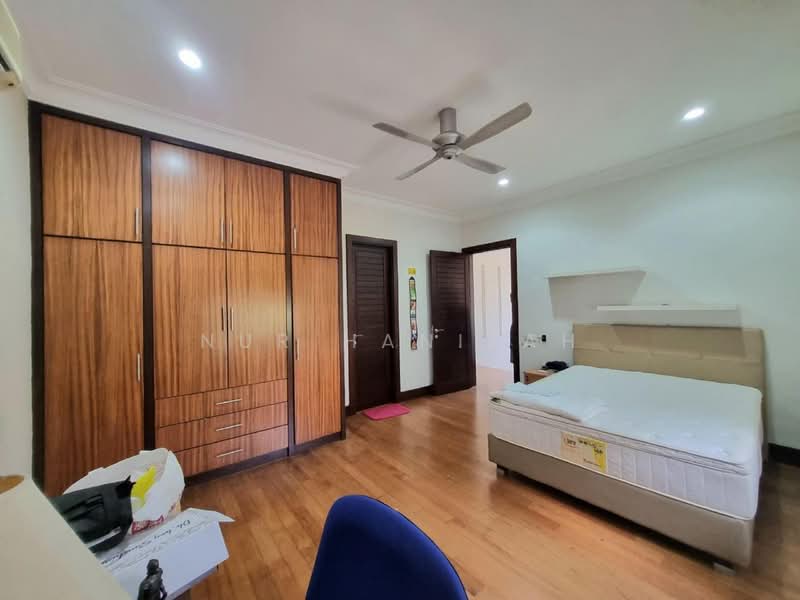 Bungalow for Sale in Kayangan Heights (Shah Alam) - Nur Hanizah - Bedroom - PropertyGuru.com.my