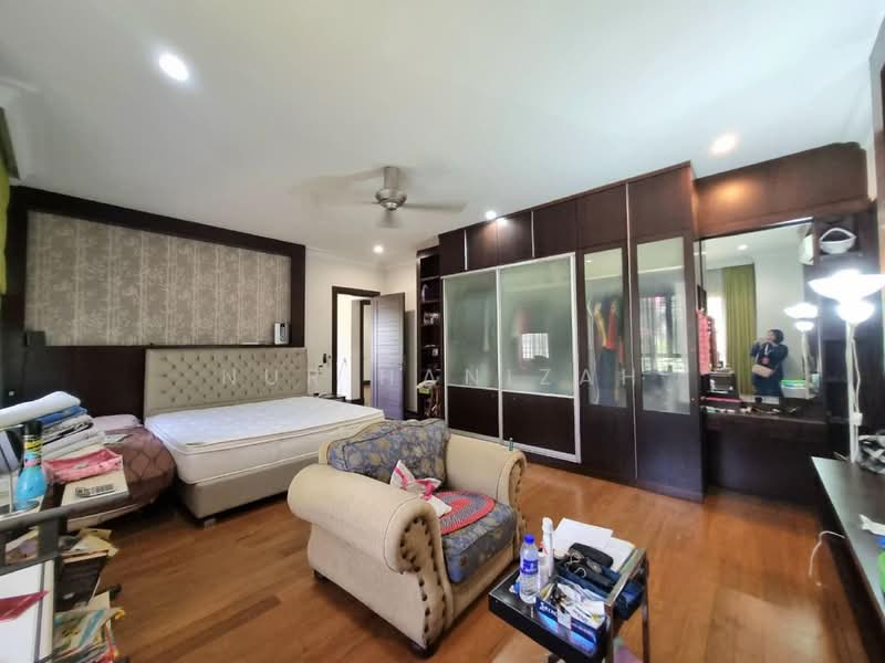 Bungalow for Sale in Kayangan Heights (Shah Alam) - Nur Hanizah - Bedroom - PropertyGuru.com.my