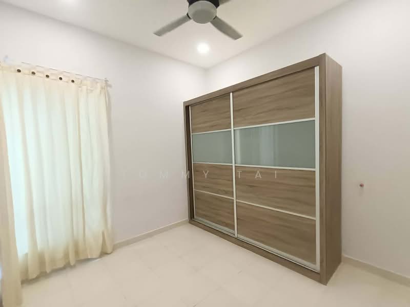 Cluster House for Sale in Taman Seri Austin (Tebrau) - Tommy Tai - Bedroom - PropertyGuru.com.my