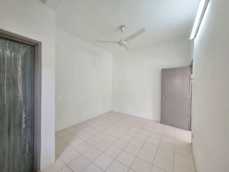 Townhouse for Sale in Taman Puncak Perdana (Shah Alam) - Nur Hanizah - Interior - PropertyGuru.com.my