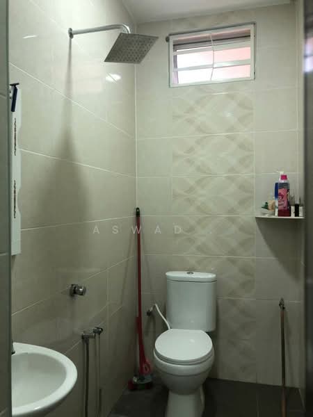 Bungalow for Sale in Taman Mengkuang Heights (Bukit Mertajam) - Aswad . - Bathroom - PropertyGuru.com.my