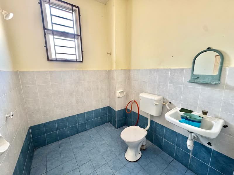 Taman Banting Baru untuk Untuk Dijual - RM 420,000, Mac 2026 - Bathroom - PropertyGuru.com.my