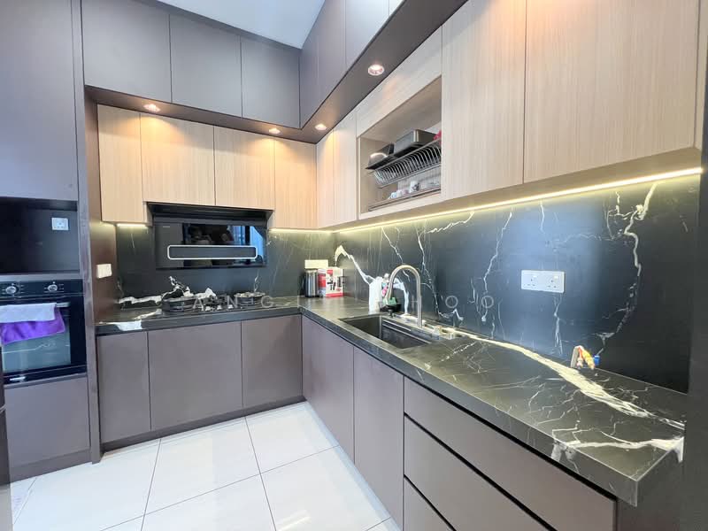 Condominium for Rent at Queens Residences Q1 @ Queens Waterfront - Angie Khoo - Kitchen - PropertyGuru.com.my