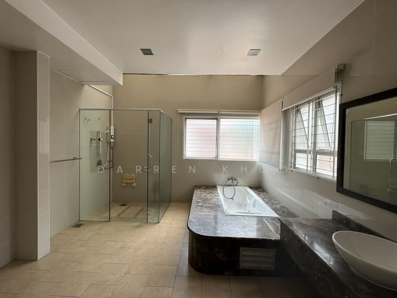 Rumah Berkembar untuk Dijual di Damansara Legenda (Petaling Jaya) - Darren Khoo - Bathroom - PropertyGuru.com.my