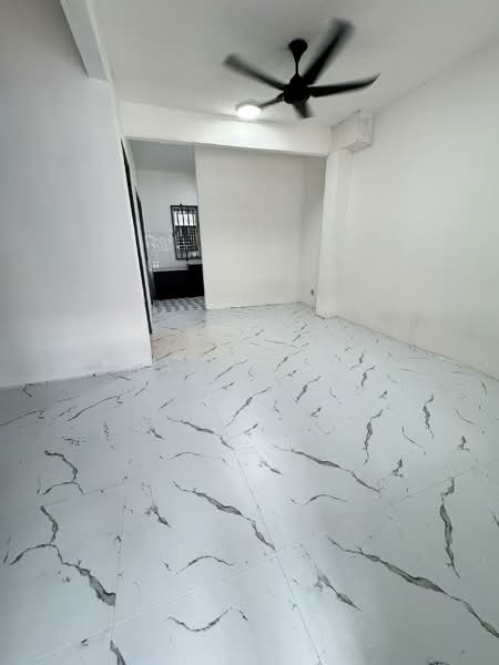 （Newly Touch up） 2 Sty Taman Puchong Perdana Puchong untuk Untuk Disewa - RM 1,700 /bulan, Mac 2026 - Living Room - PropertyGuru.com.my