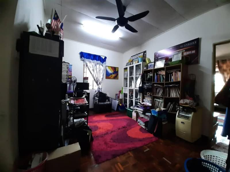 2-storey Terraced House for Sale in Denai Alam (Shah Alam) - Nahathir Shahabudin - Living Room - PropertyGuru.com.my