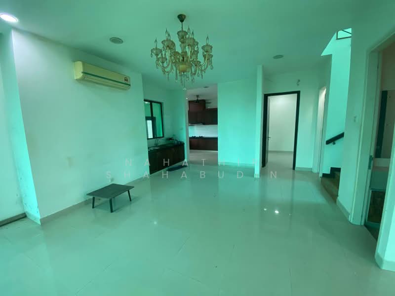 2-storey Terraced House for Sale in Denai Alam (Shah Alam) - Nahathir Shahabudin - Living Room - PropertyGuru.com.my