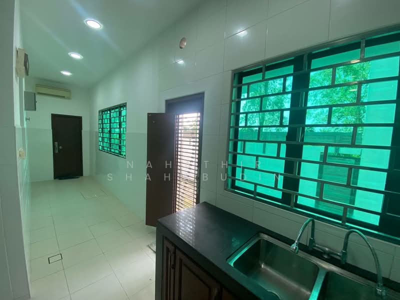 2-storey Terraced House for Sale in Denai Alam (Shah Alam) - Nahathir Shahabudin - Interior - PropertyGuru.com.my