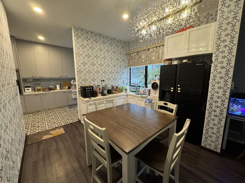2-storey Terraced House for Sale in Denai Alam (Shah Alam) - Nahathir Shahabudin - Kitchen - PropertyGuru.com.my