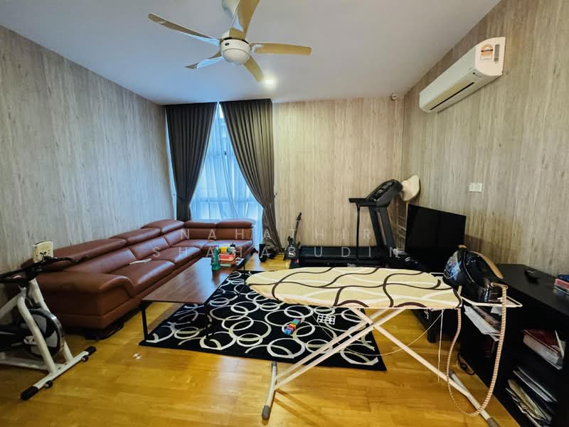 2-storey Terraced House for Sale in Denai Alam (Shah Alam) - Nahathir Shahabudin - Living Room - PropertyGuru.com.my