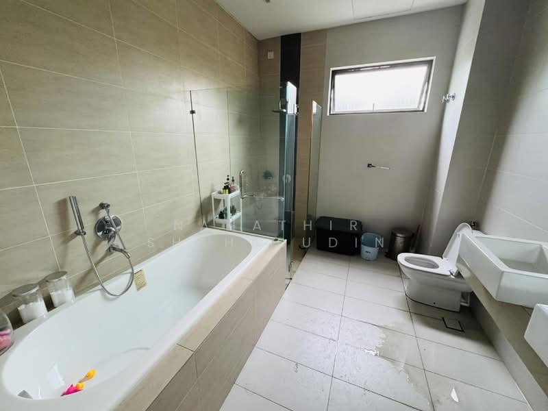 2-storey Terraced House for Sale in Denai Alam (Shah Alam) - Nahathir Shahabudin - Bathroom - PropertyGuru.com.my