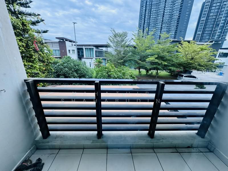 2-storey Terraced House for Sale in Denai Alam (Shah Alam) - Nahathir Shahabudin - Balcony - PropertyGuru.com.my