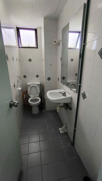 Condominium for Rent at Mutiara Oriental - Eric Lim - Bathroom - PropertyGuru.com.my