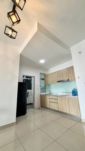 Service Residence for Sale at Meridin Bayvue Serviced Apartment - Jessica Boey - Kitchen - PropertyGuru.com.my