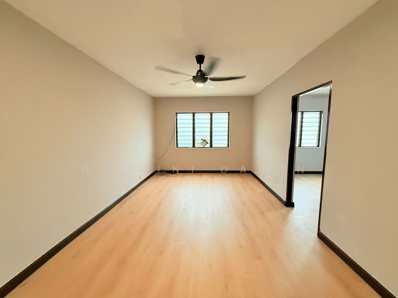 Gugusan Seroja untuk Untuk Dijual - RM 205,000, Feb 2026 - Living Room - PropertyGuru.com.my