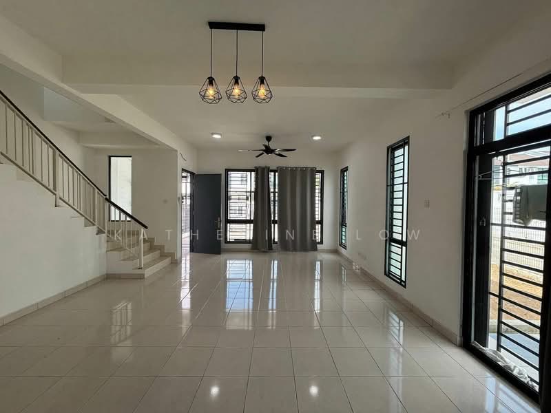 Cluster House for Rent in Johor Bahru (Johor) - Katherine Low - Living Room - PropertyGuru.com.my