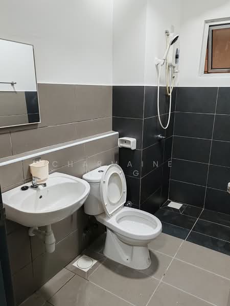 Residensi Lanai untuk Untuk Disewa - RM 1,800 /bulan, Mac 2026 - Bathroom - PropertyGuru.com.my