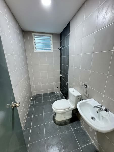 1-storey Terraced House for Rent in Dengkil (Selangor) - Ahmad Faiz - Bathroom - PropertyGuru.com.my