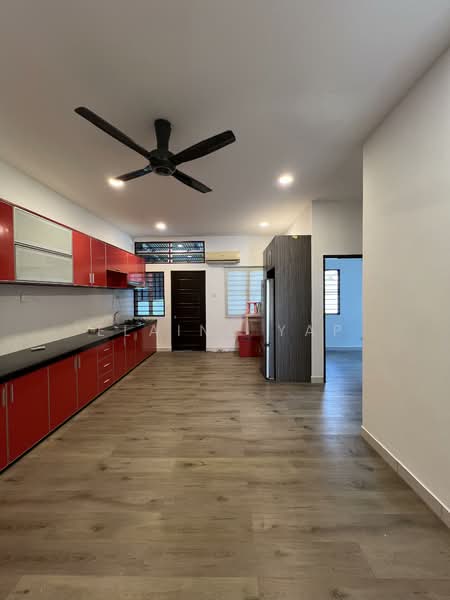 Semi-Detached House for Sale in Kapar (Selangor) - Elaine Yap - Kitchen - PropertyGuru.com.my