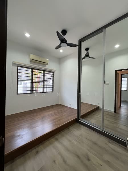 Semi-Detached House for Sale in Kapar (Selangor) - Elaine Yap - Bedroom - PropertyGuru.com.my