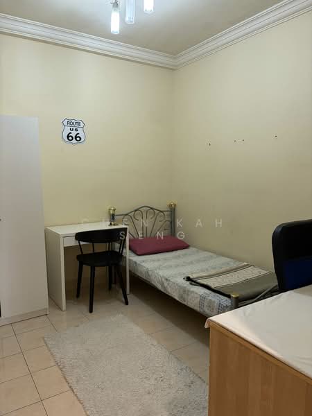 Condominium for Sale at Bayu Tasik 2 - Chen Kah Seng - Bedroom - PropertyGuru.com.my