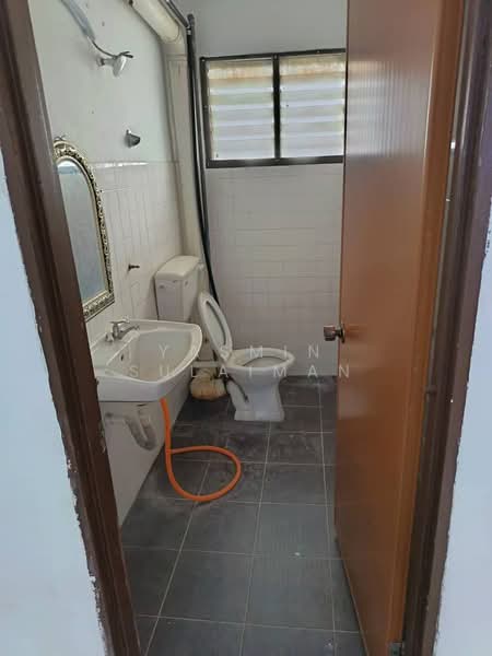 REFURBISHED 2.5 Double Storey Terrace Taman Sri Sinar untuk Untuk Dijual - RM 430,000, Mac 2026 - Bathroom - PropertyGuru.com.my