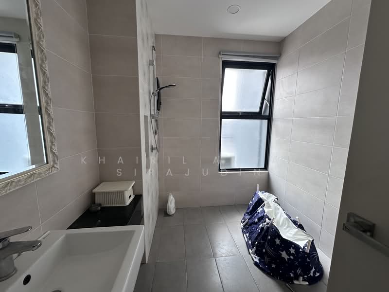 2-storey Terraced House for Rent in U12, Taman Cahaya Alam (Shah Alam) - Khairil Anwar Sirajudin - Bathroom - PropertyGuru.com.my