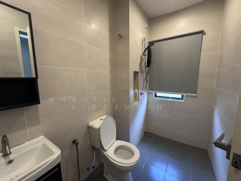 2-storey Terraced House for Rent in U12, Taman Cahaya Alam (Shah Alam) - Khairil Anwar Sirajudin - Bathroom - PropertyGuru.com.my