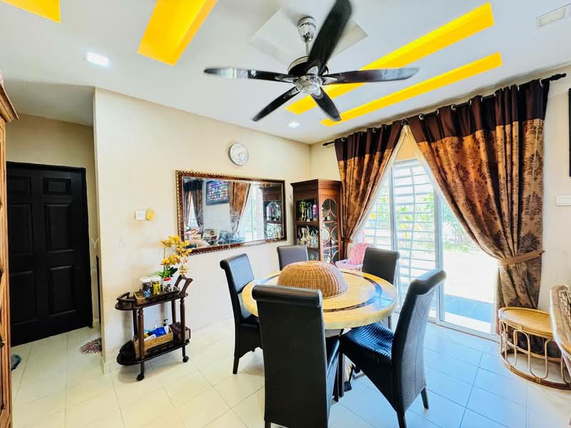 2-storey Terraced House for Sale in Bandar Baru Salak Tinggi (Sepang) - Yasmin Sulaiman - Dining Room - PropertyGuru.com.my