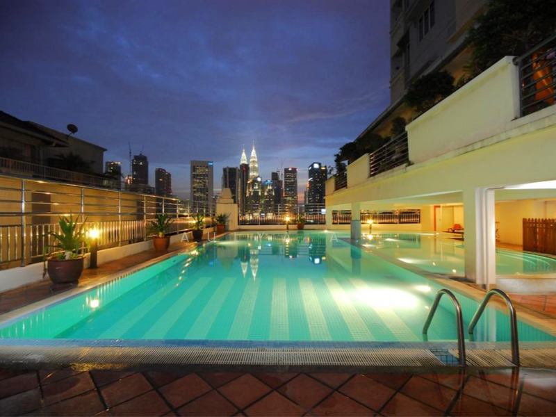 Holiday Place (D-Villa Residence) untuk Untuk Disewa - RM 2,700 /bulan, Mac 2026 - Pool - PropertyGuru.com.my