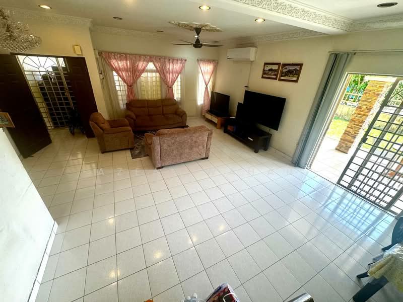 2-storey Terraced House for Sale in Semenyih (Selangor) - Azean Wahab - Living Room - PropertyGuru.com.my