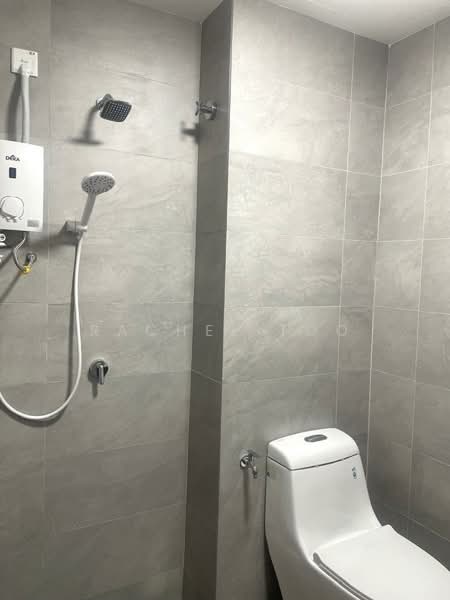 Service Residence for Sale at SUNSURIA FORUM SERVICED APARTMENT - Rachel Too - Bathroom - PropertyGuru.com.my