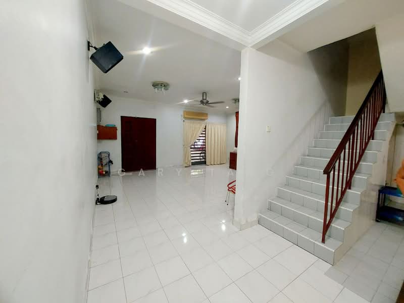 2.5-storey Terraced House for Sale in Fair Park (Ipoh) - Gary Tang - Living Room - PropertyGuru.com.my