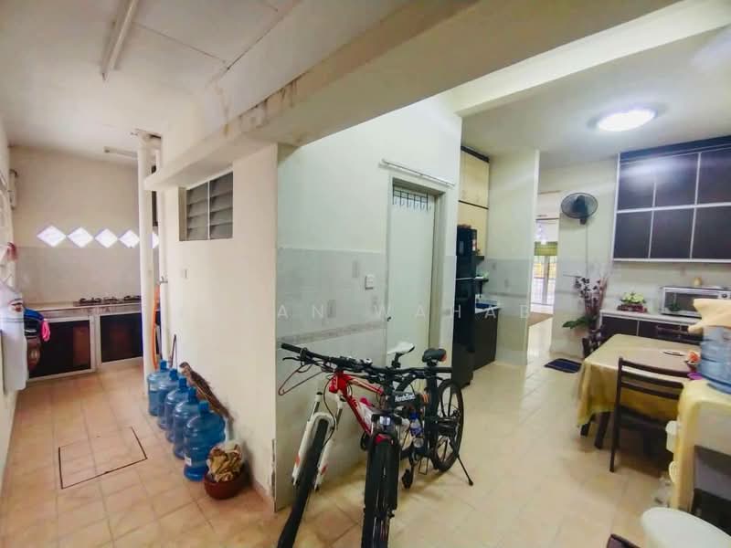 2-storey Terraced House for Sale in Bandar Sunway Semenyih (Semenyih) - Azean Wahab - Kitchen - PropertyGuru.com.my