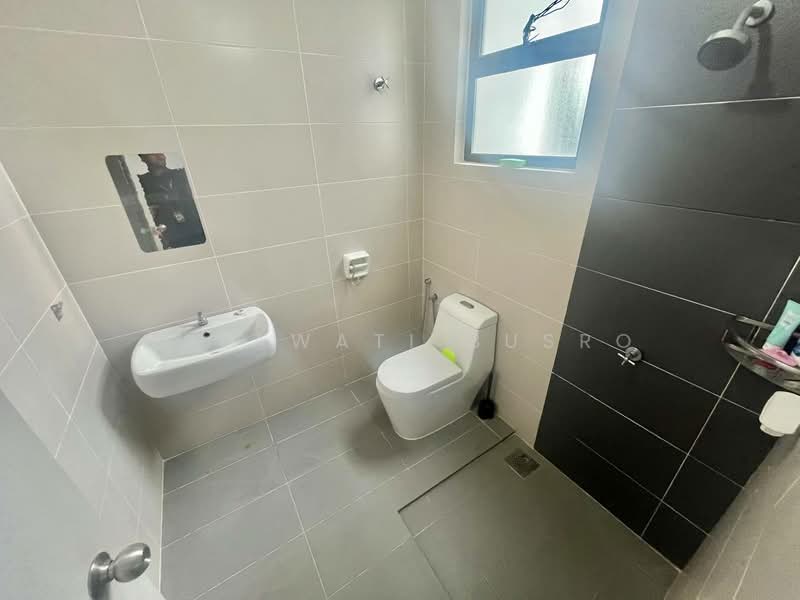 2-storey Terraced House for Sale in Kampung Jalan Kebun (Shah Alam) - Salawati Busro - Bathroom - PropertyGuru.com.my