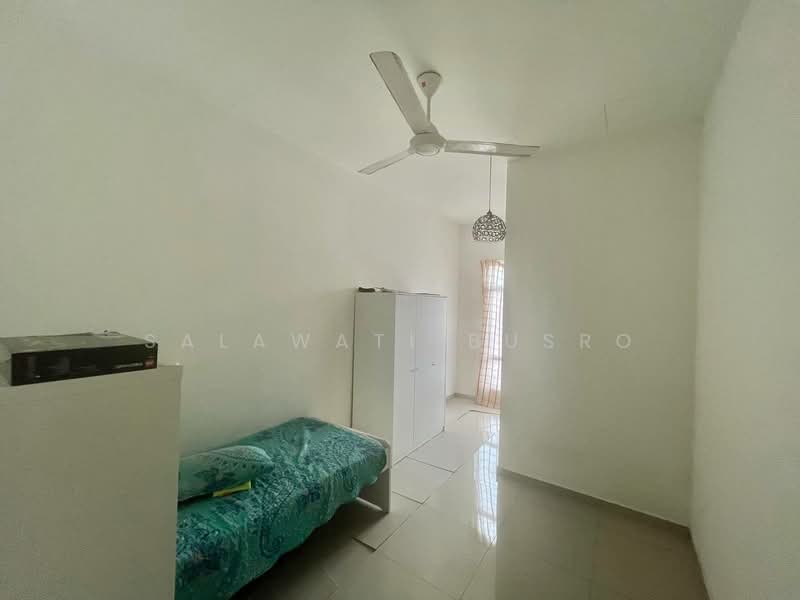 2-storey Terraced House for Sale in Kampung Jalan Kebun (Shah Alam) - Salawati Busro - Bedroom - PropertyGuru.com.my