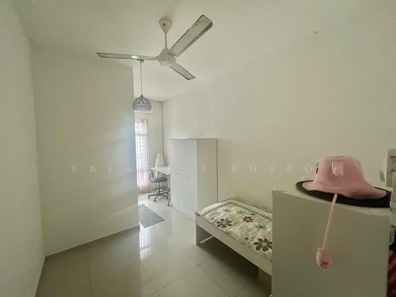 2-storey Terraced House for Sale in Kampung Jalan Kebun (Shah Alam) - Salawati Busro - Bedroom - PropertyGuru.com.my