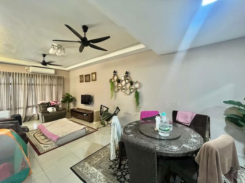 2-storey Terraced House for Sale in Kampung Jalan Kebun (Shah Alam) - Salawati Busro - Living Room - PropertyGuru.com.my
