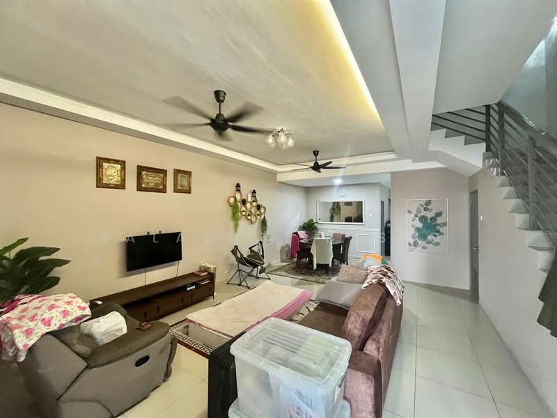 2-storey Terraced House for Sale in Kampung Jalan Kebun (Shah Alam) - Salawati Busro - Living Room - PropertyGuru.com.my