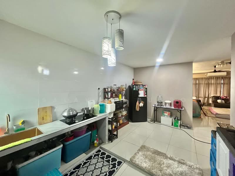2-storey Terraced House for Sale in Kampung Jalan Kebun (Shah Alam) - Salawati Busro - Kitchen - PropertyGuru.com.my