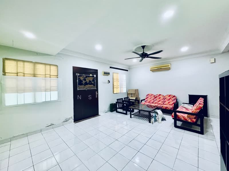 2-storey Terraced House for Sale in Bandar Bukit Tinggi 2 (Klang) - Jansen Khoo - Living Room - PropertyGuru.com.my