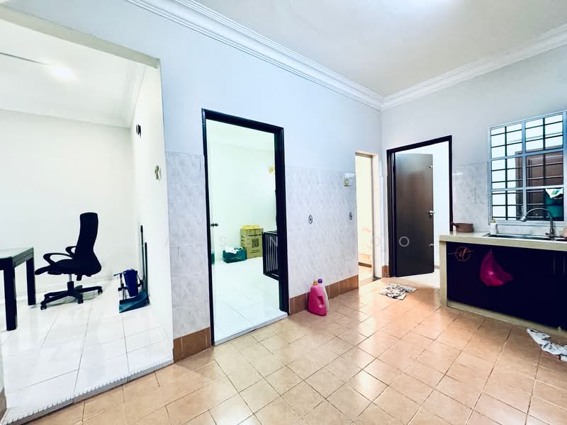 2-storey Terraced House for Sale in Bandar Bukit Tinggi 2 (Klang) - Jansen Khoo - Kitchen - PropertyGuru.com.my