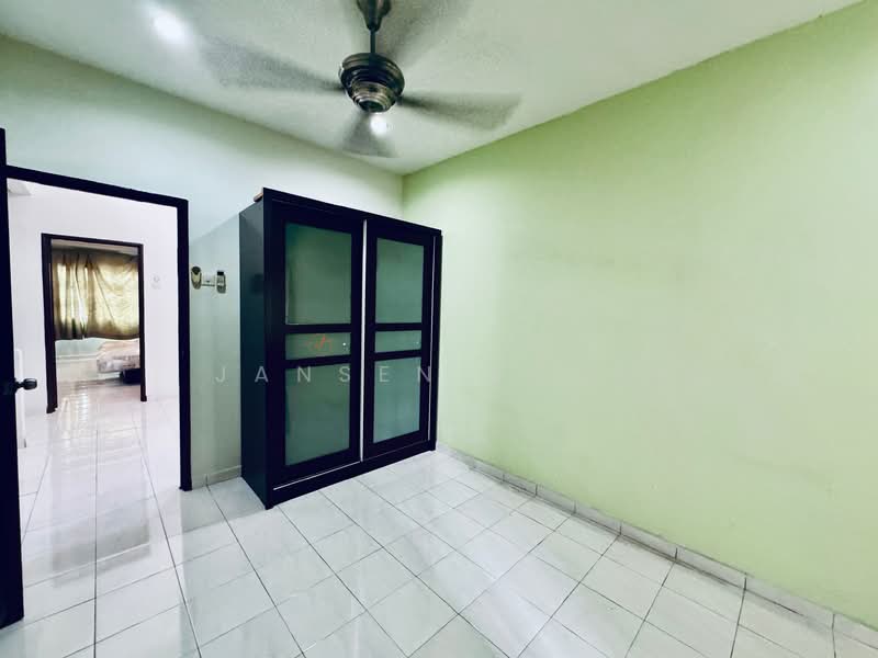 2-storey Terraced House for Sale in Bandar Bukit Tinggi 2 (Klang) - Jansen Khoo - Bedroom - PropertyGuru.com.my
