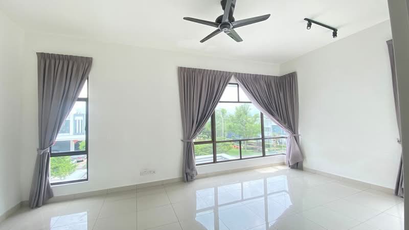 Rumah Berkembar untuk Dijual di Setia Ecohill (Semenyih) - Jesslyn Lee - Master Bedroom - PropertyGuru.com.my