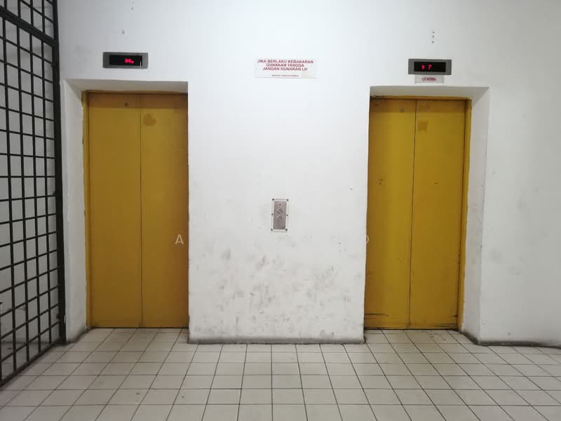 Apartment for Sale at Pangsapuri Lagoon Perdana - Abby Woo - Corridor - PropertyGuru.com.my