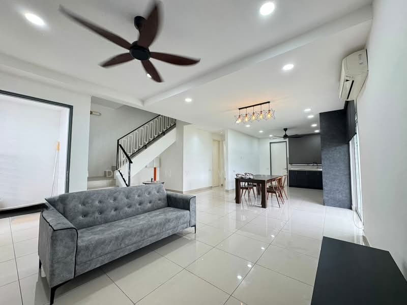 2-storey Terraced House for Rent in Bandar Country Homes (Rawang) - Danny Wong - Living Room - PropertyGuru.com.my